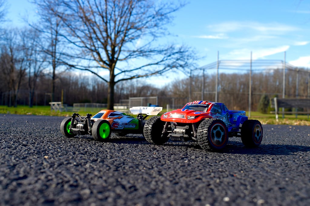 Carisma GT24T 1/24 Monster Truck & Carisma GT24B 1/24Buggy