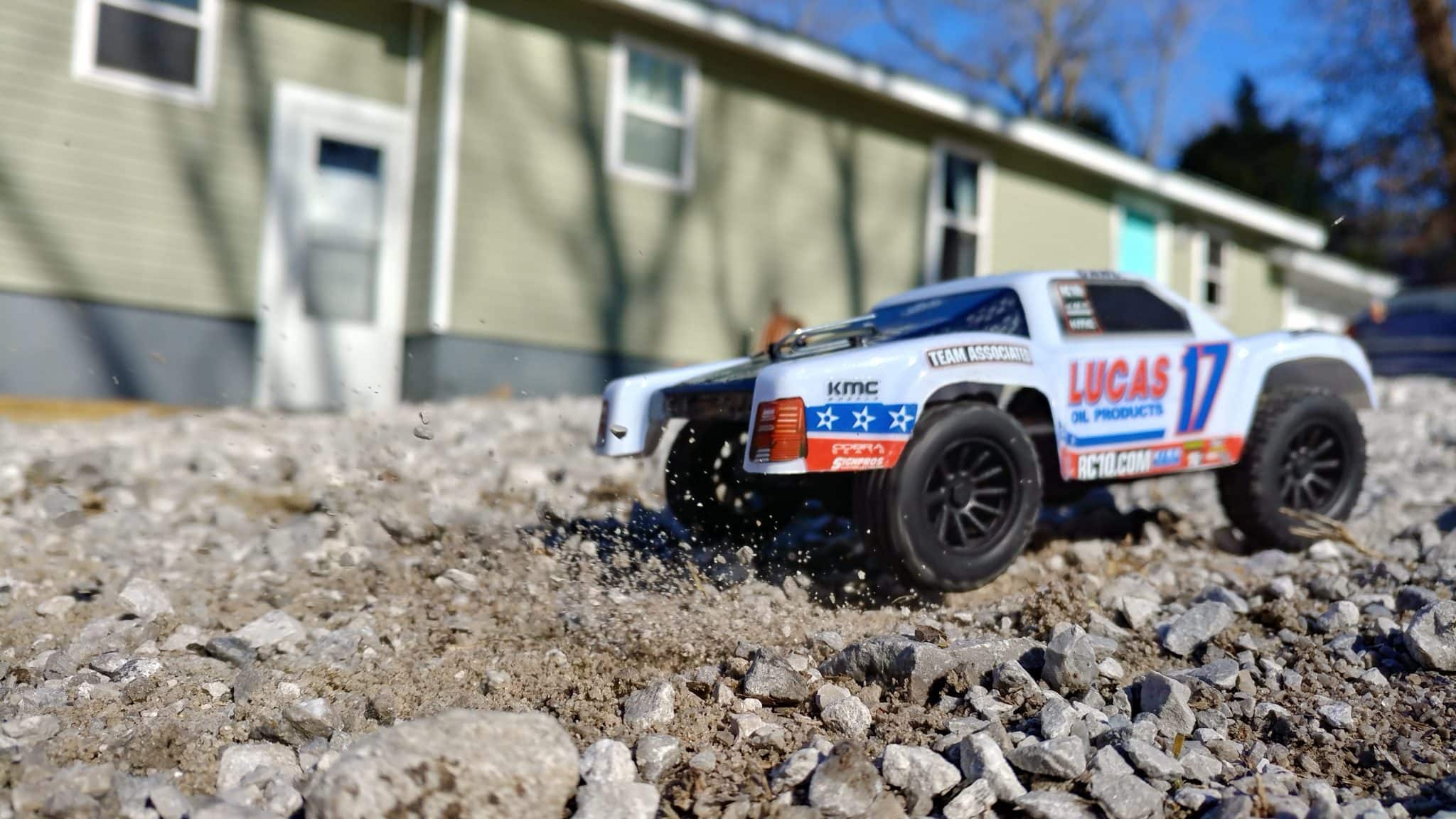 Team Associated SC28