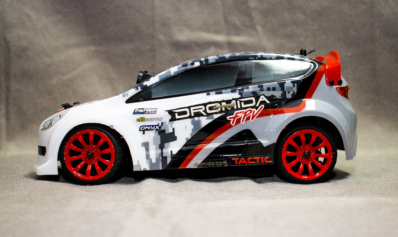 Dromida FPV Rally Car - Side