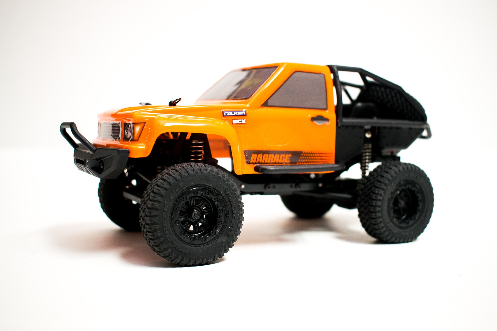 ECX Barrage 124 Side Front