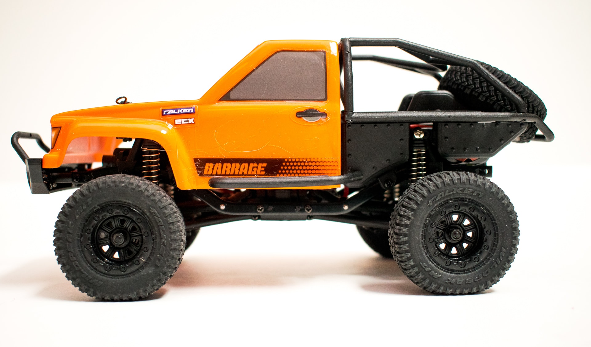 ECX Barrage 124 Side