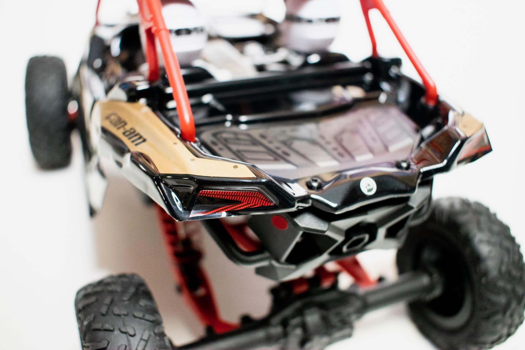 Axial Yeti Jr. Can-Am Maverick X3 - Rear Detail