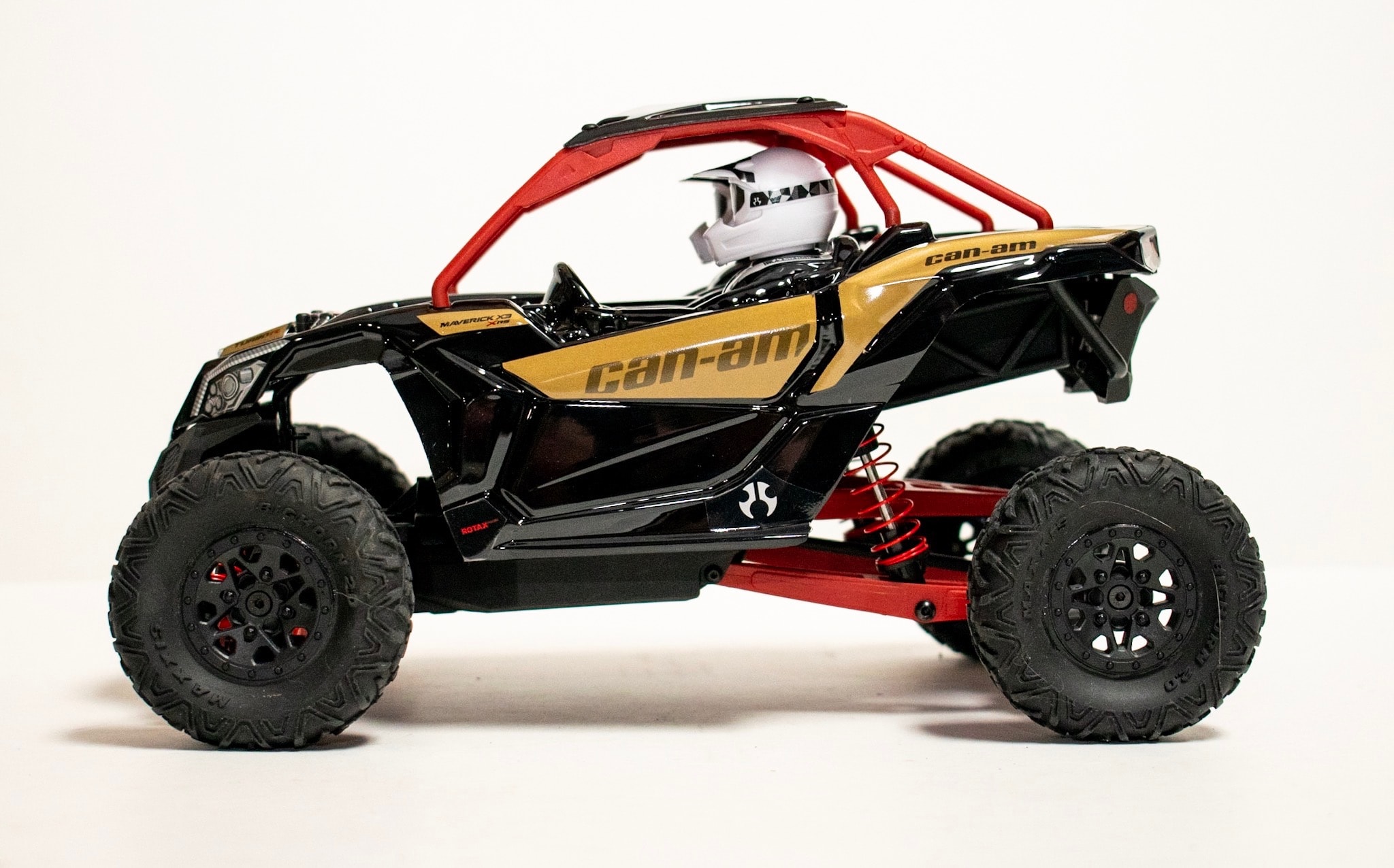 Axial Yeti Jr. Can-Am Maverick X3 - Side