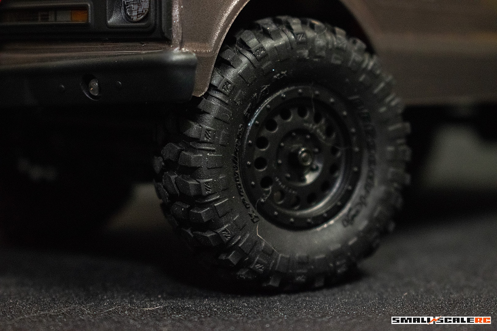 Axial SCX24 Chevy C10 - 7